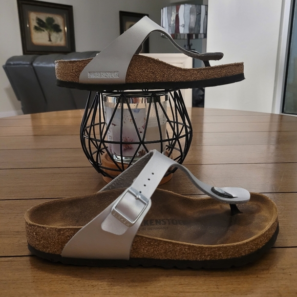 SOLD - BIRKENSTOCK GIZEH Birko-Flor Sandals Silver - Picture 5 of 7
